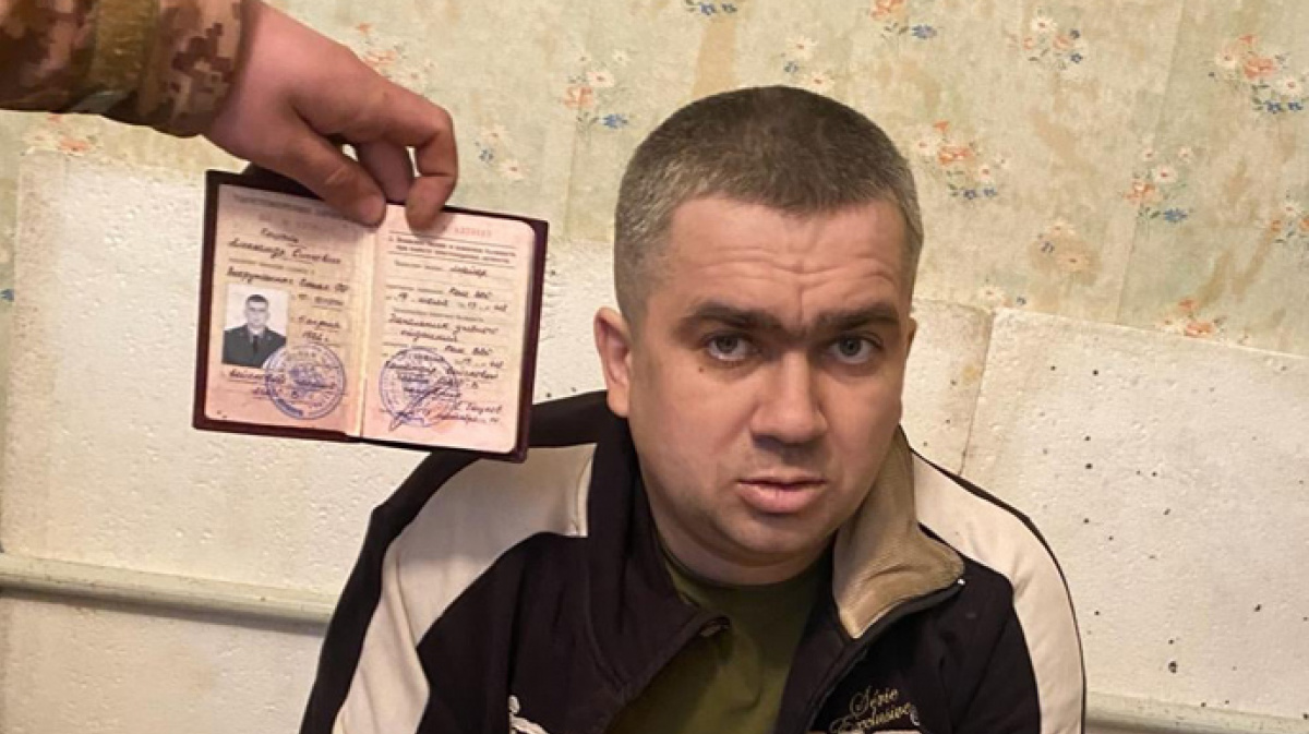 Российский начальник группы информационно-психологического противодействия попал в плен в трусах ВСУ 