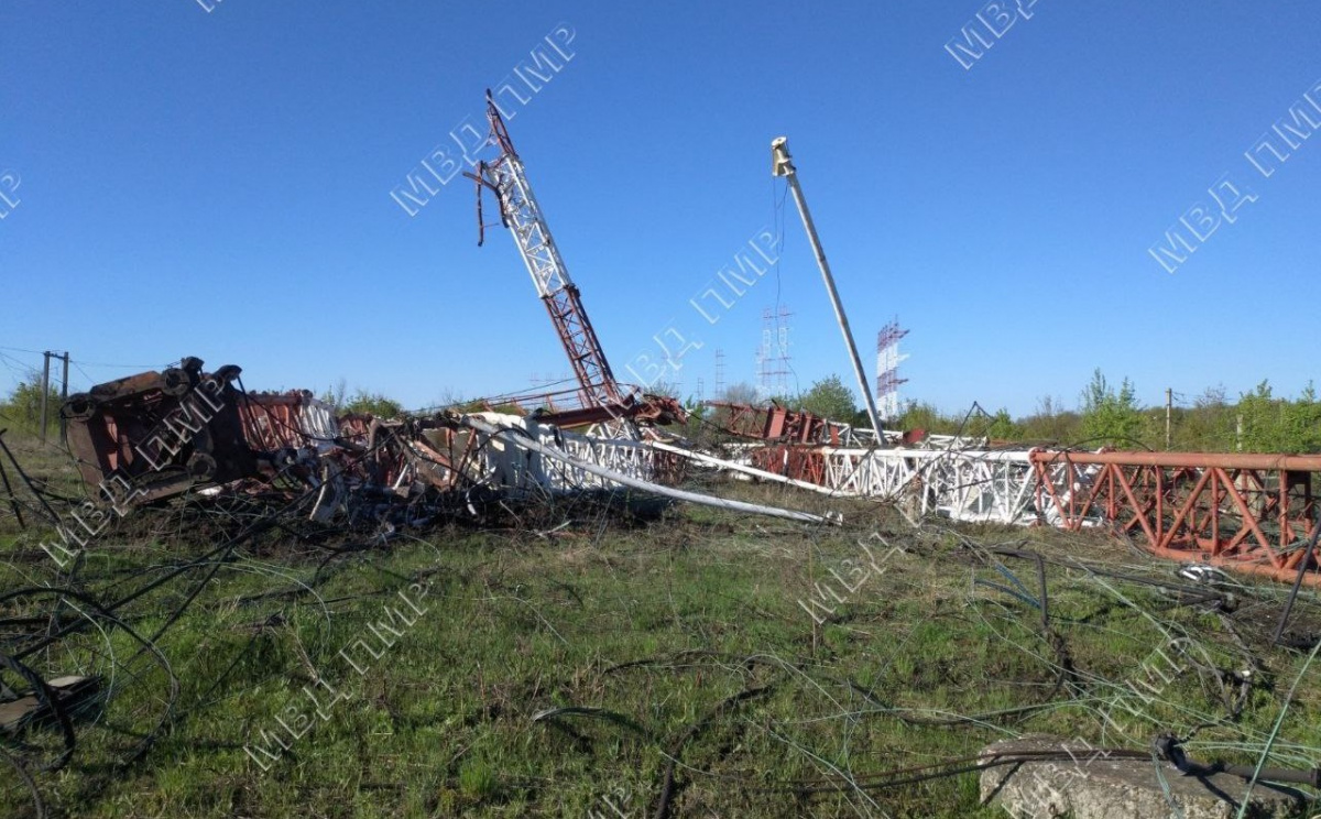 Последствия взрывов на территории радиотелецентра Приднестровья. Фото: «МВД ПМР»