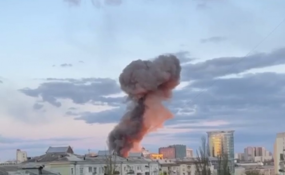 По Киеву нанесен ракетный удар