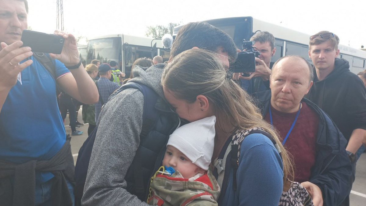 Эвакуированные мариупольцы прибыли в Запорожье. Фото: Бабель