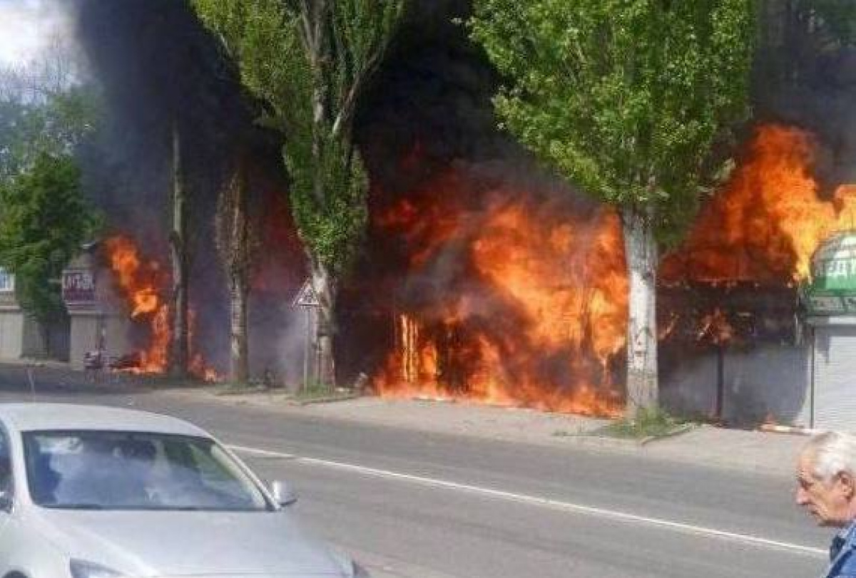 Последствия удара по Текстильщику в Донецке, 10 мая. Фото из соцсетей