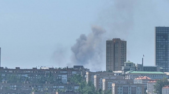 В Донецке горит склад боеприпасов