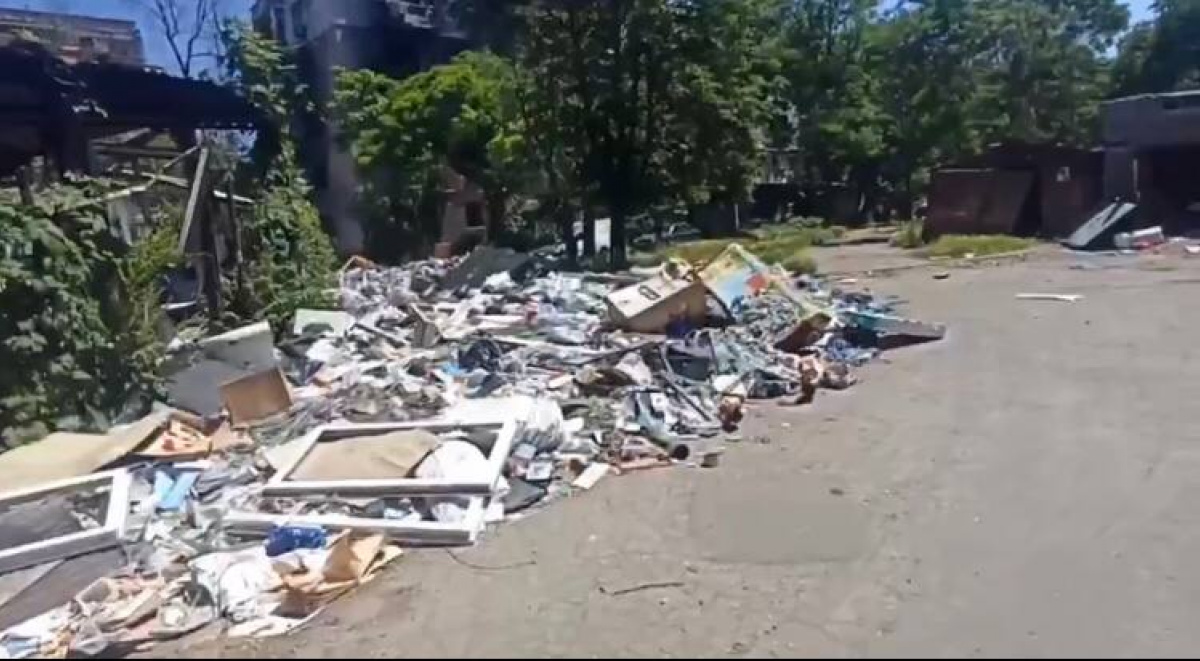 В Мариуполе существуют проблемы с вывозом мусора. Фото: Мариупольский горсовет