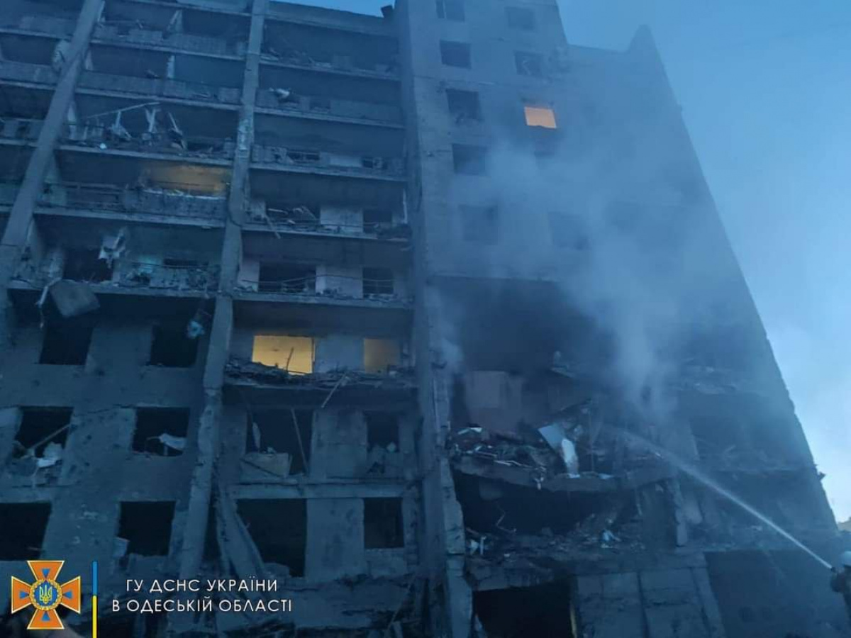 Последствия ракетного удара по жилому дому в Одесской области. Фото: ГСЧС