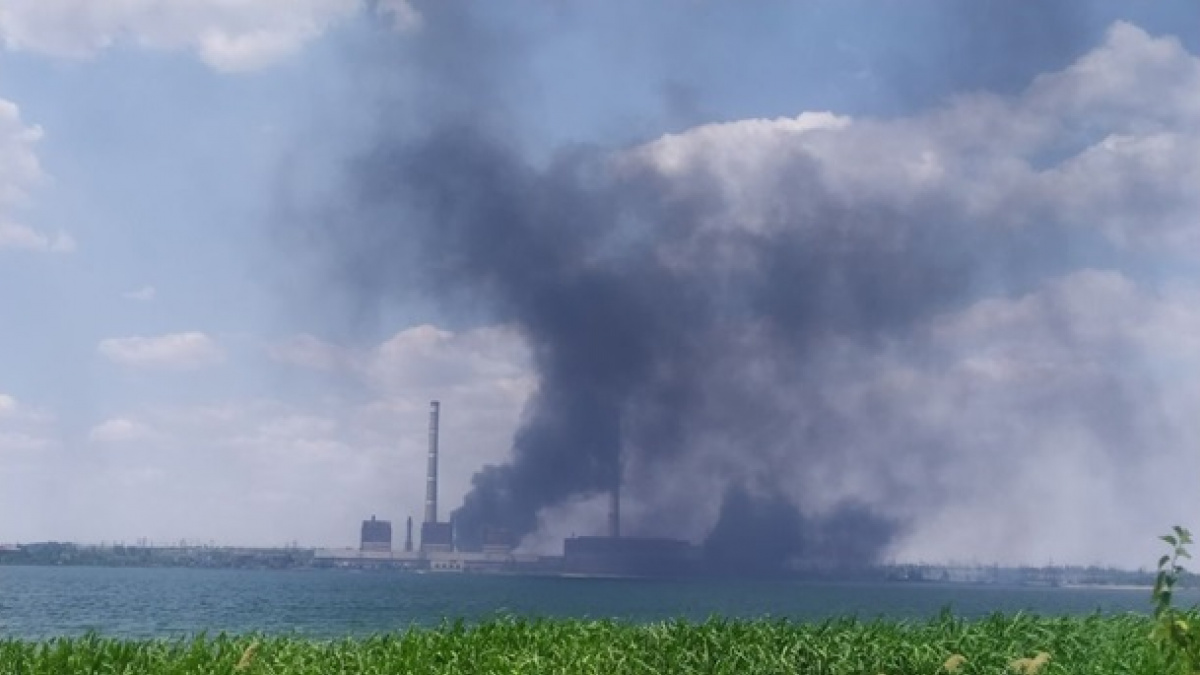 В Донецкой области горит Углегорская ТЭС