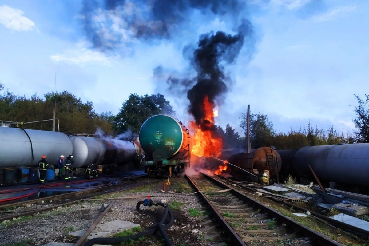 У Донецьку повідомили про наслідки пожежі на нафтобазі