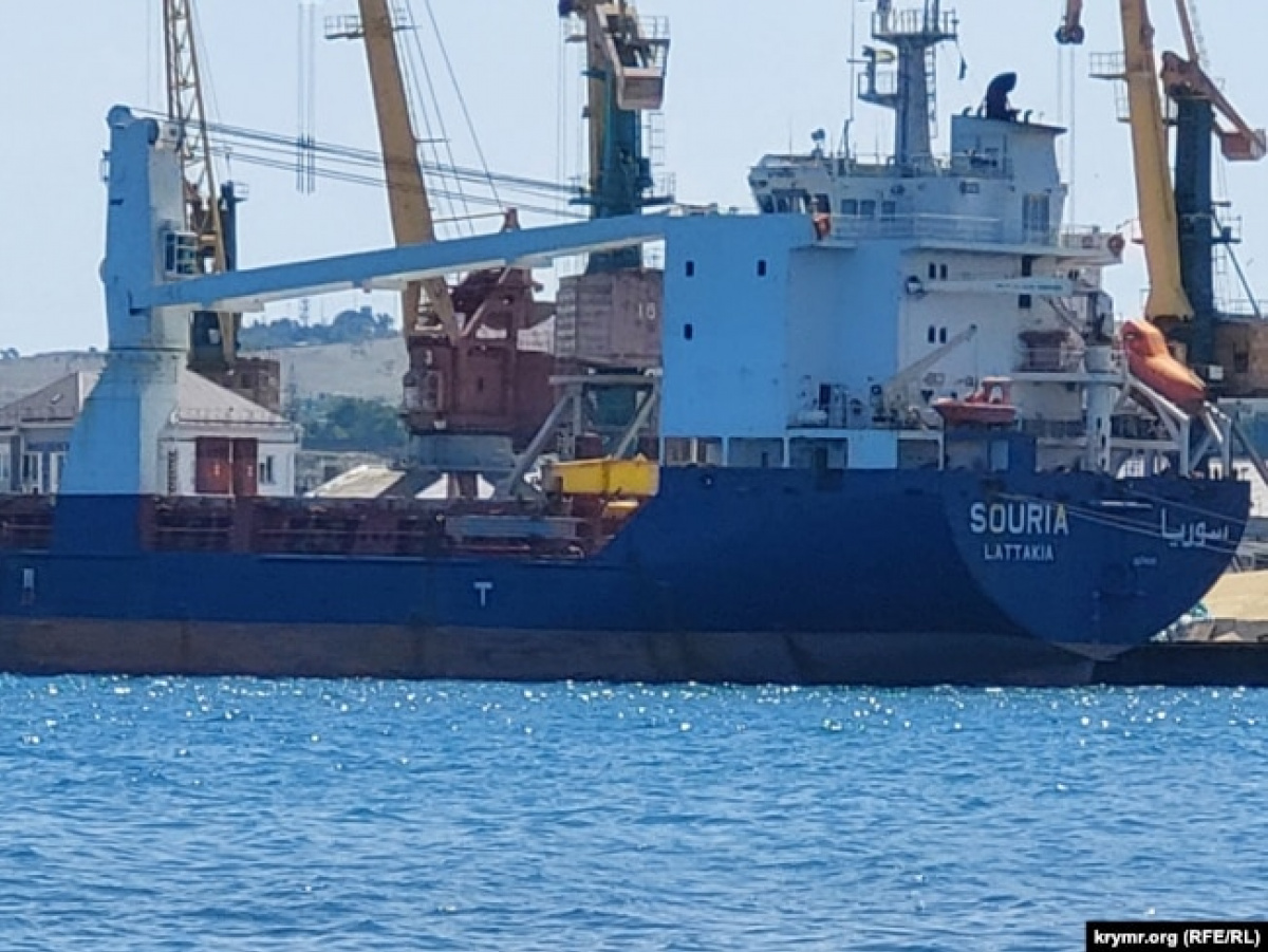 ЗМІ: Сирійське судно завантажується зерном у порту Криму