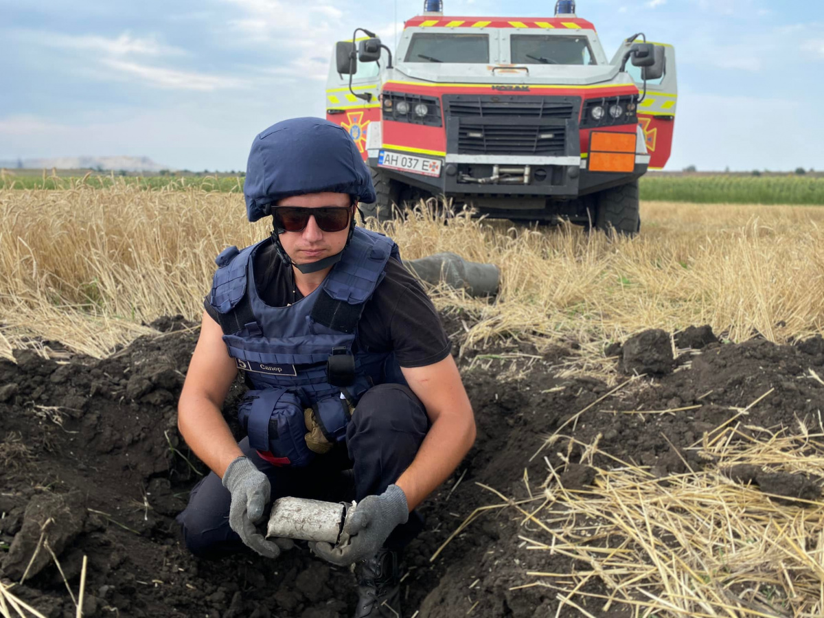 17 единиц взрывоопасных предметов выявили за сутки спасатели Донецкой области