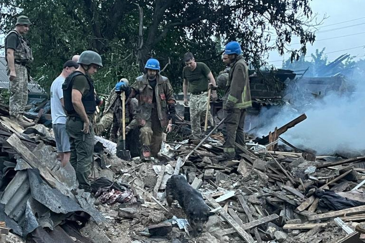 Ракетний удар по Кураховому: Пошкоджено будинки та центр, де ночували переселенці