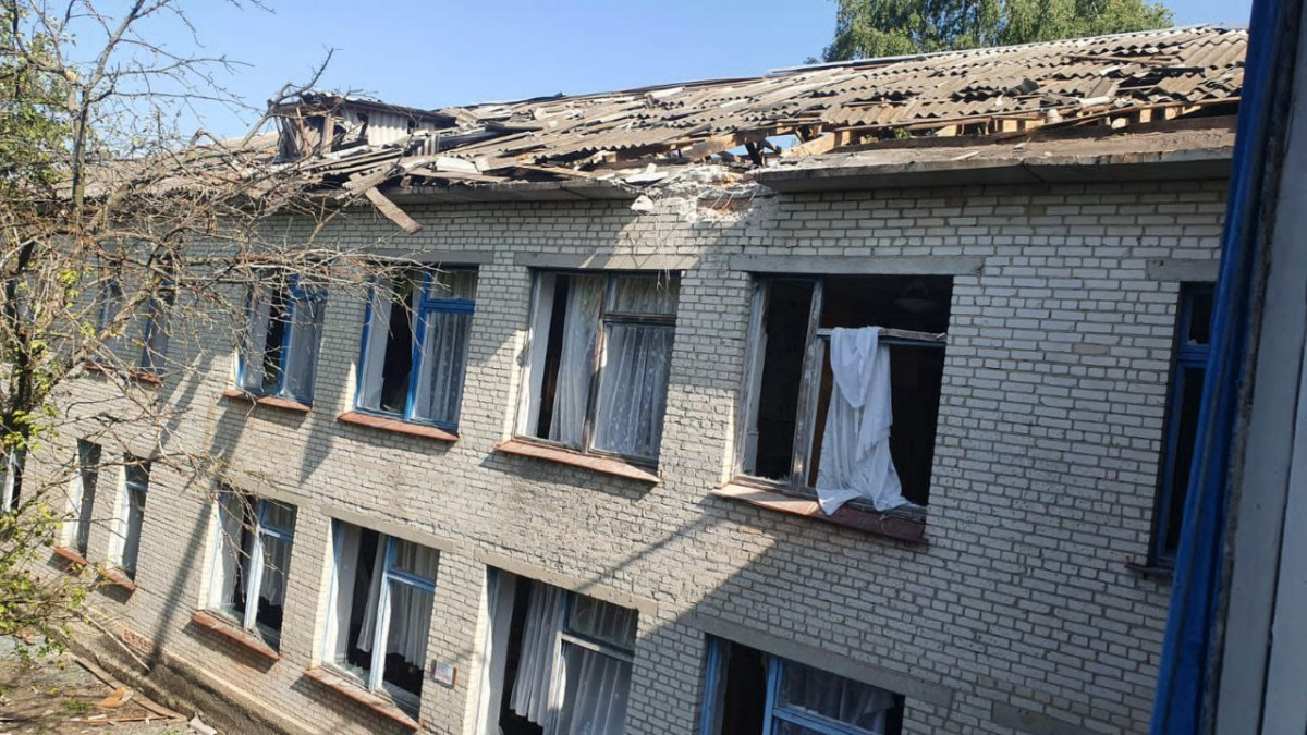 В Сумской области в результате обстрела разрушена школа и повреждены дома