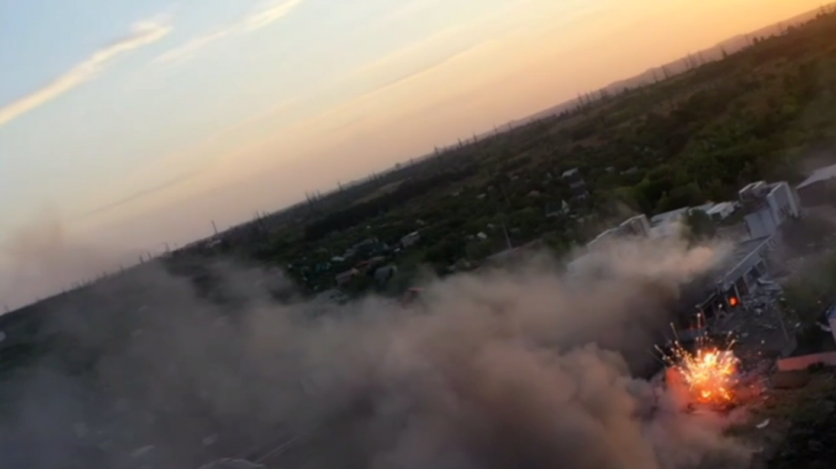 У Донецьку горить склад із боєприпасами російських окупантів