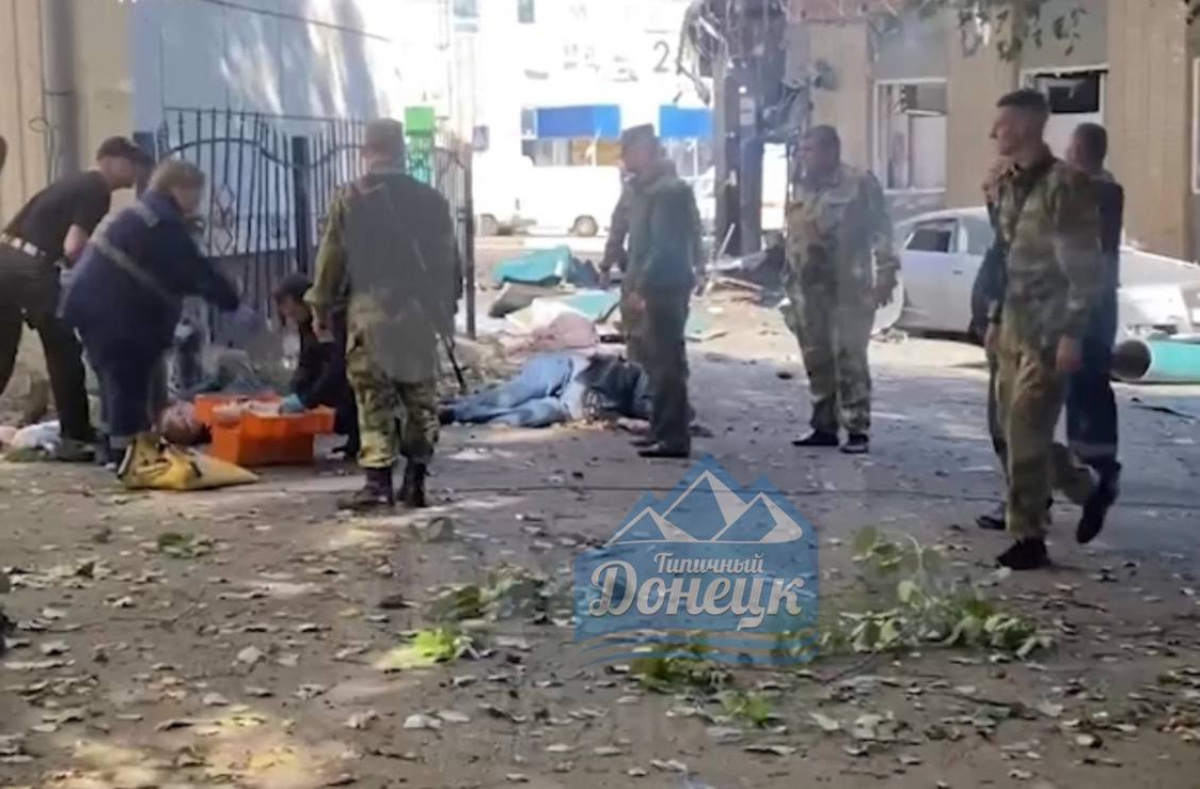 Последствия обстрелов в Донецке. Фото из соцсетей