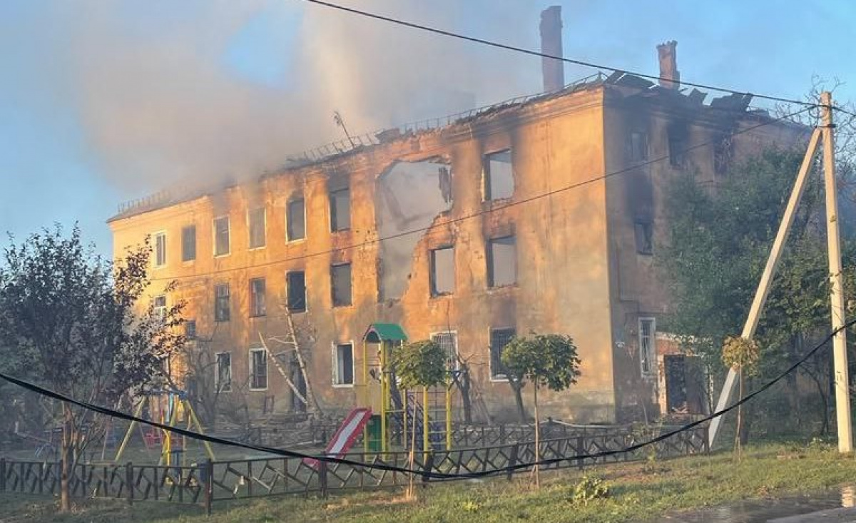 Последствия удара по жилому дому в Курахово. Фото: ДонОВА