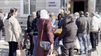 За хлебом — под обстрелами: Как выживают люди в прифронтовом Бахмуте