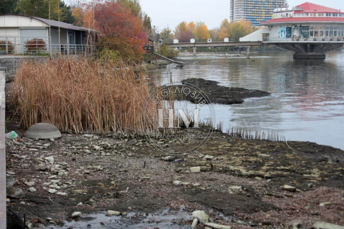 В реке Днепр существенно упал уровень воды