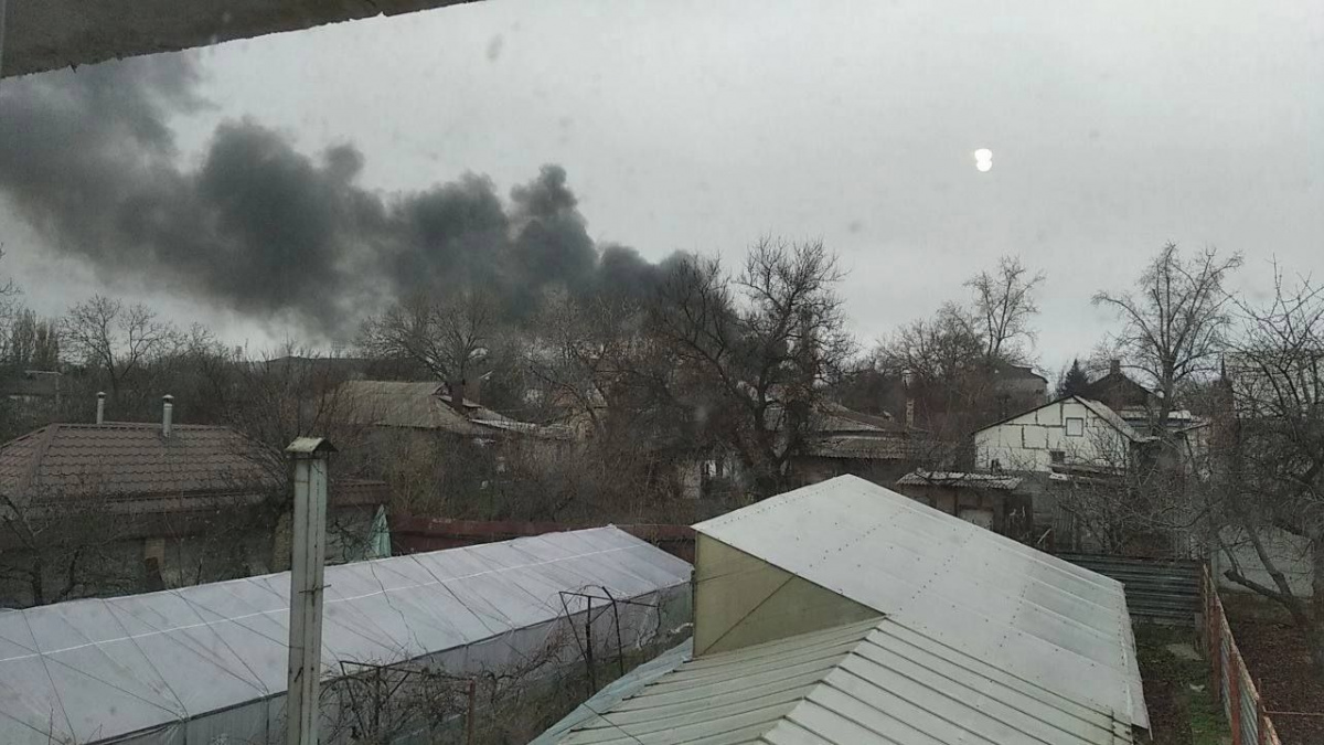 В оккупированном Донецке пожар в районе местной нефтебазы