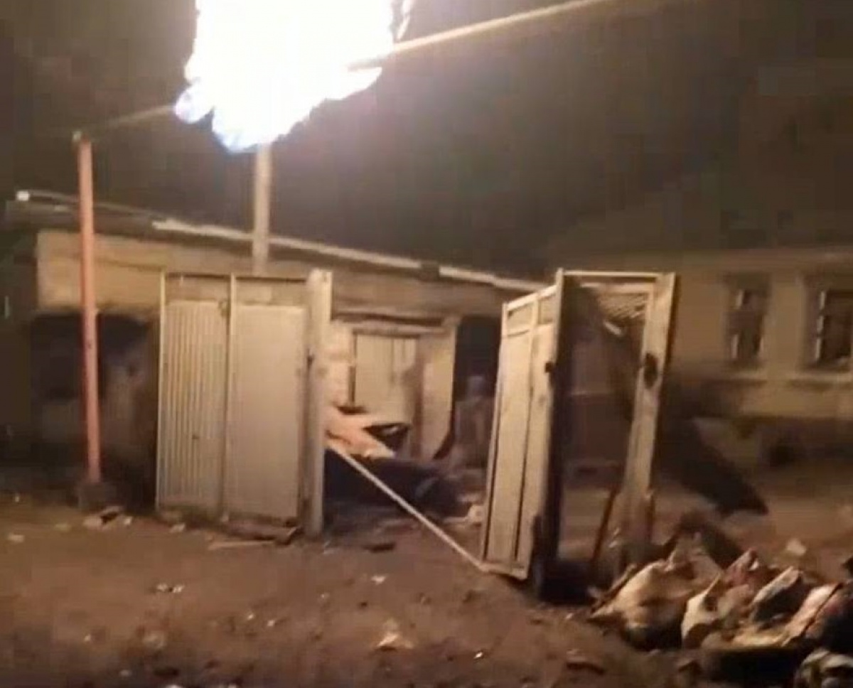 Донецьк під обстрілом: снаряди падають і в центр, і на околиці