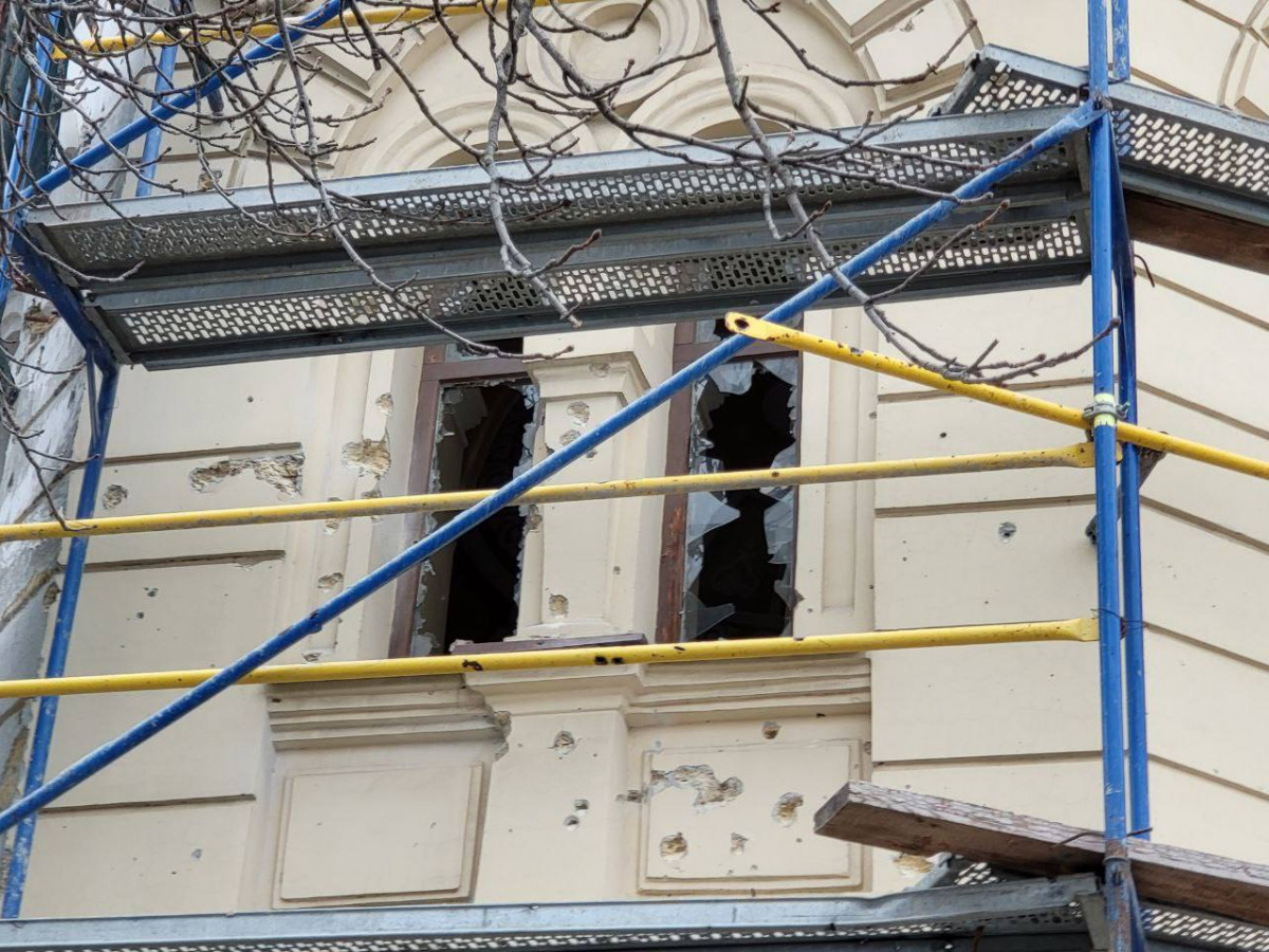 Российская армия утром обстреляла Херсонский художественный музей