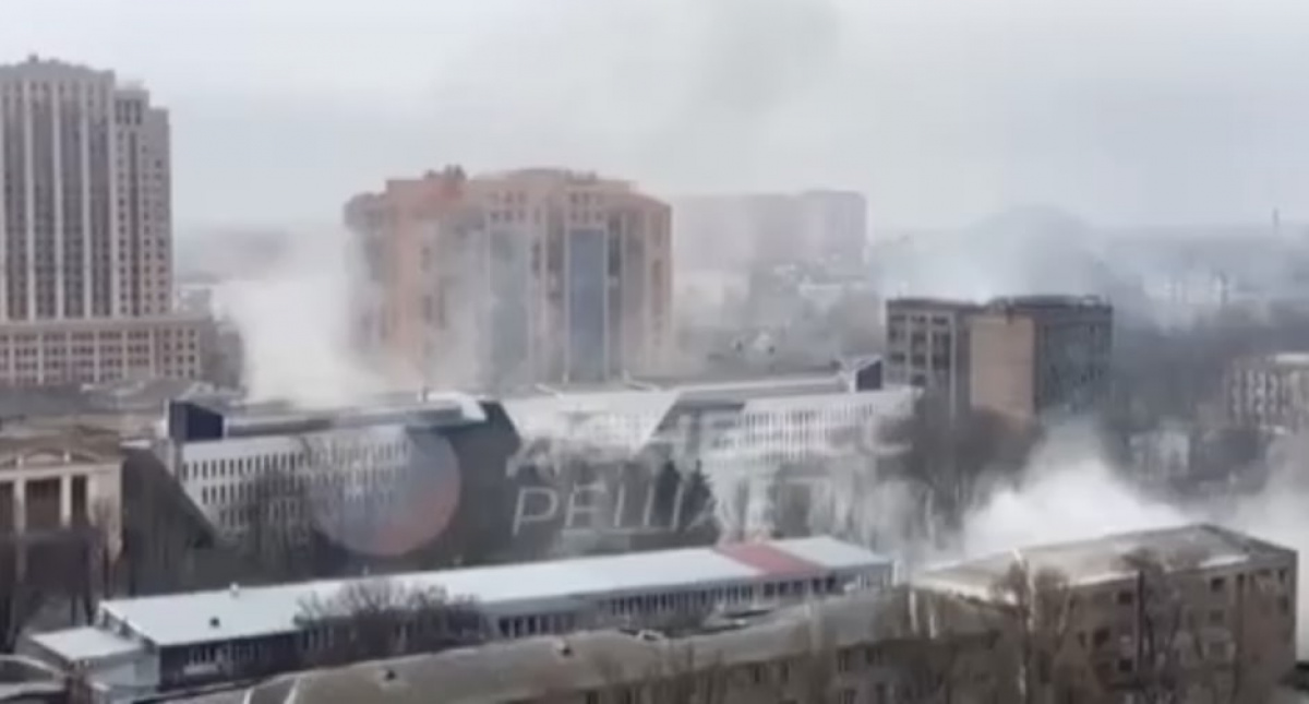Студгородок в Донецке оказался под обстрелом. Скриншот