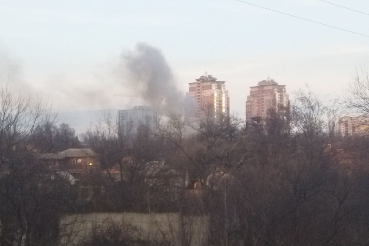 Пожежа після обстрілу у Донецьку. Фото: соцмережі