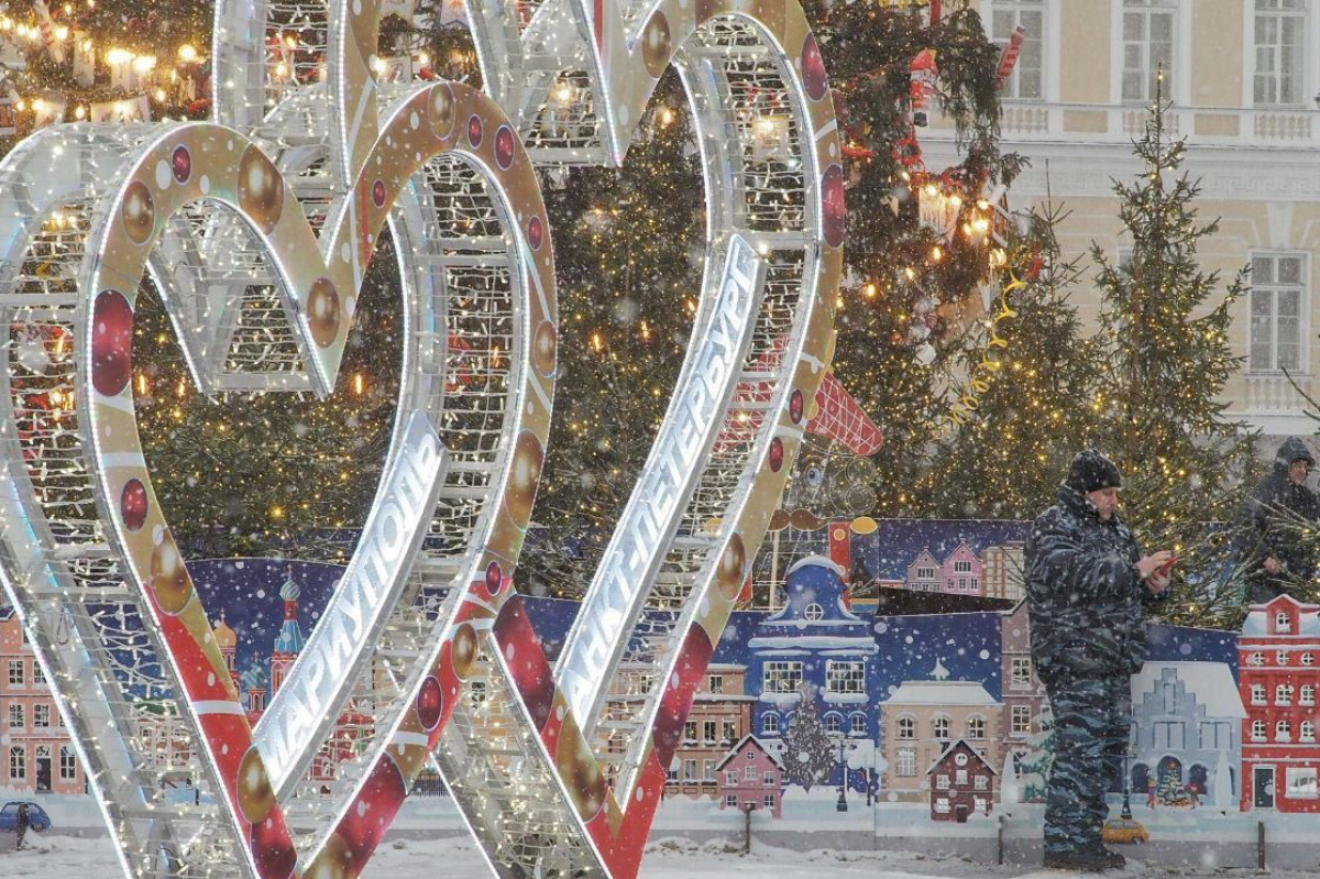 В Петербурзі взяли під охорону інсталяцію на честь Маріуполя після напису про вбивць