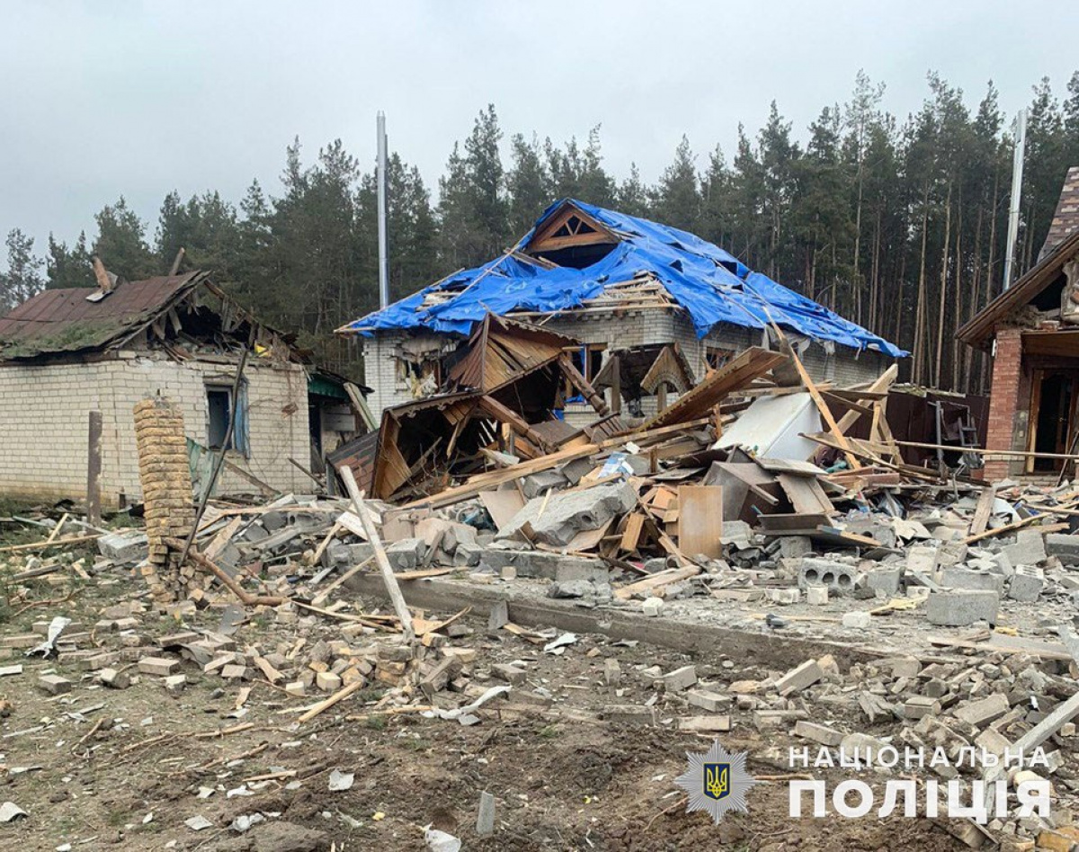Армія РФ знищила та пошкодила 13 цивільних об'єктів Донецької області за добу. Фото: Поліція Донецької області