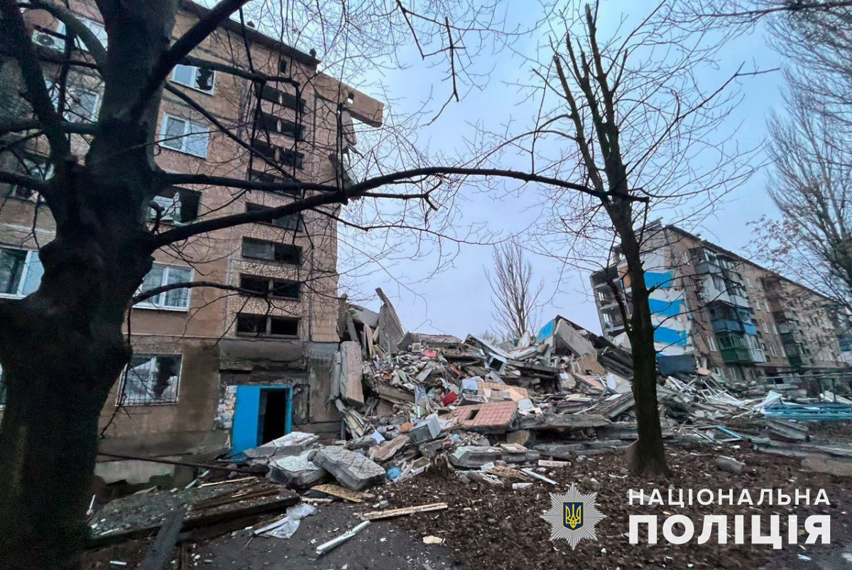 Российские оккупанты разбили 18 домов в Донецкой области за минувшие сутки. Фото: Полиция Донецкой области