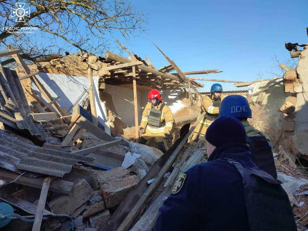 Последствия удара в Николаевской области. Фото: ГСЧС