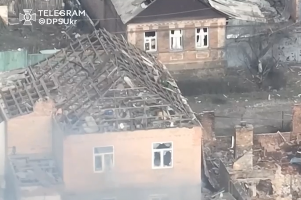 В ГПСУ показали видео городских боев в Бахмуте Донецкой области. Скрин