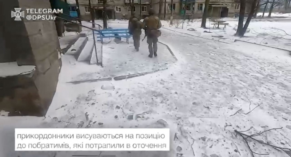 Пограничники показали еще одно видео боев в Бахмуте Донецкой области. Скрин из видео ГПСУ