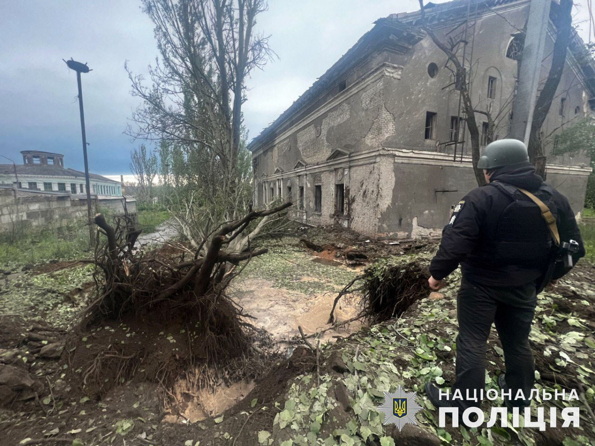 Войска РФ обстреляли район кинотеатра в Константиновке. Фото: Полиция Донецкой области