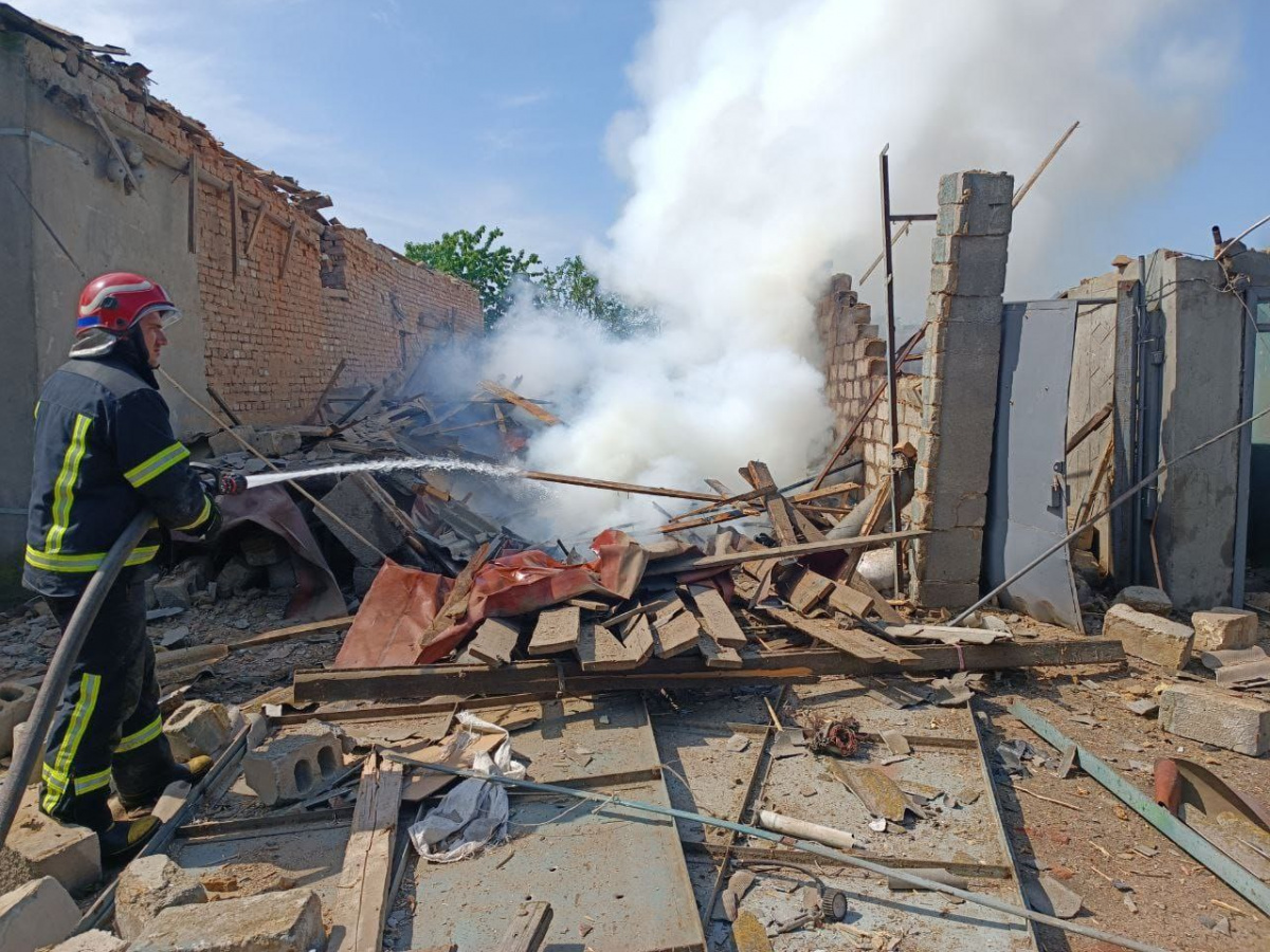 Війська РФ атакували артилерією будинку у Гуляйполі Запорізької області. Фото: Юрій Малашко