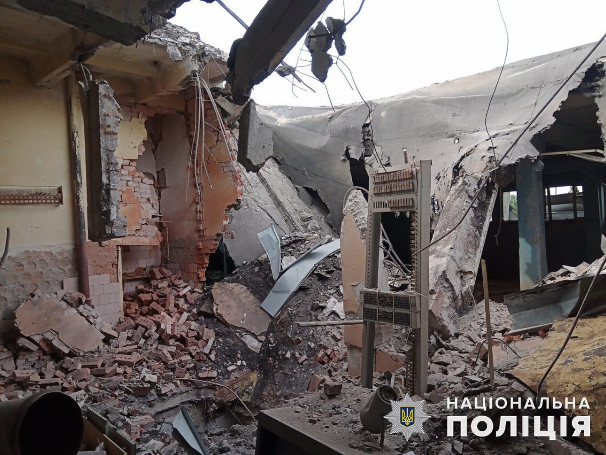 Війська РФ розбили за добу 9 житлових будинків на Донеччині. Фото: Поліція Донецької області