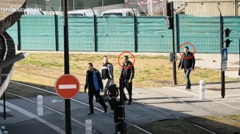 Максим Єфімов та Олександр Гончаренко в аеропорту Ніцци. Кадр із відео УП
