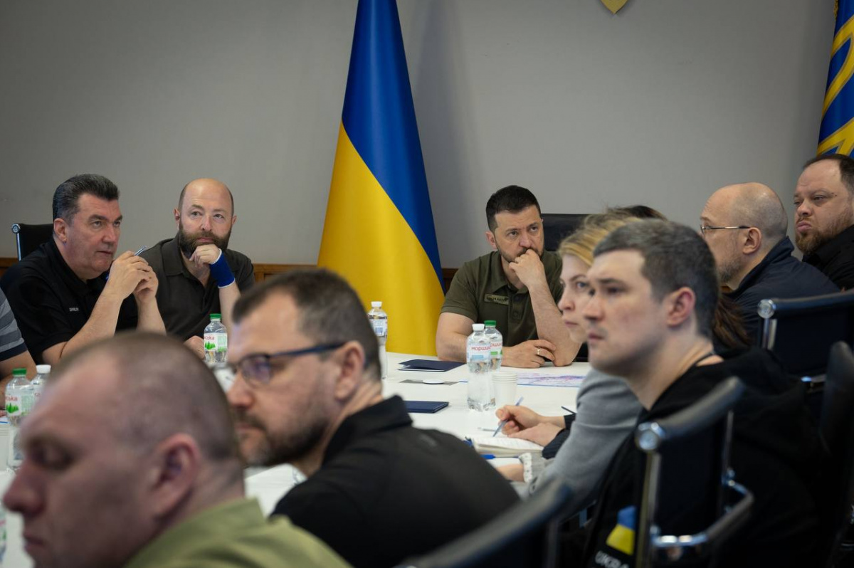 Президент Украины провел заседание СНБО из-за подрыва армией РФ дамбы Каховской ГЭС. Фото: Владимир Зеленский