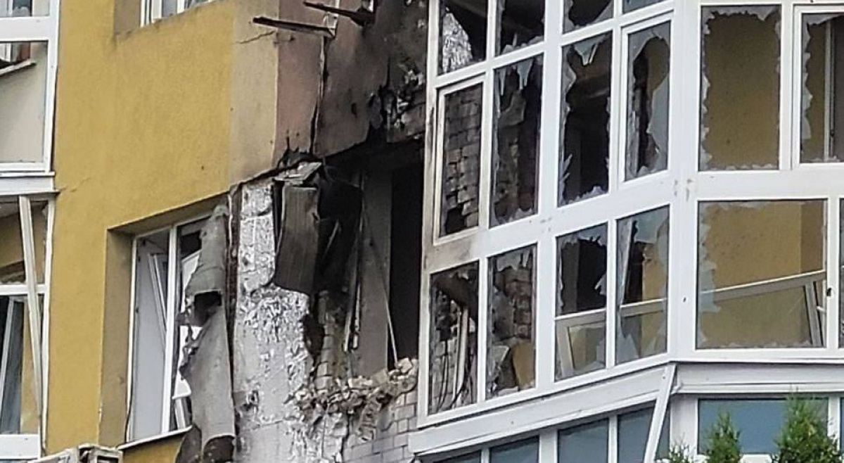 Последствия удара дрона в дом в Воронеже. Фото: соцсети