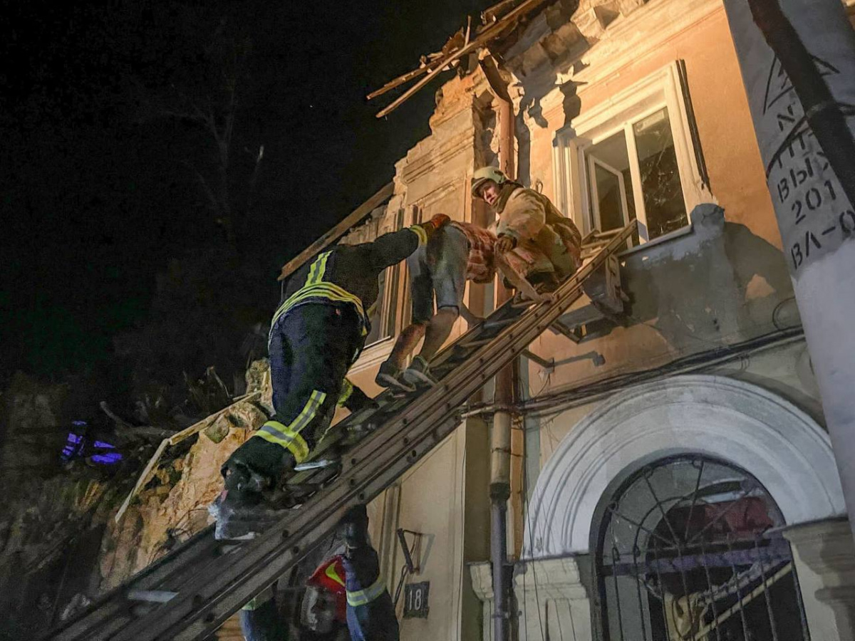 Наслідки ракетного удару по Одесі. Фото: Олег Кіпер