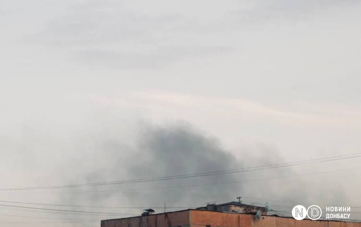 Дым после обстрела виден в Краматорске. Фото: Новости Донбасса