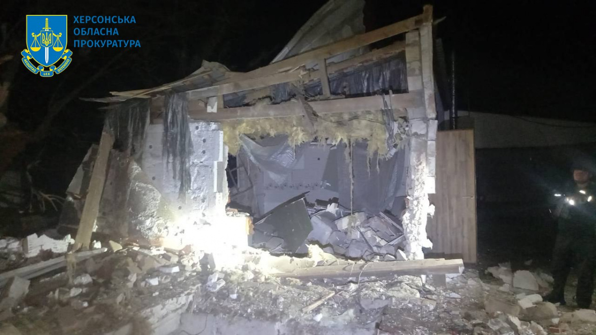 Оккупанты ночью обстреляли село в Херсонской области. Фото: Херсонская областная прокуратура 
