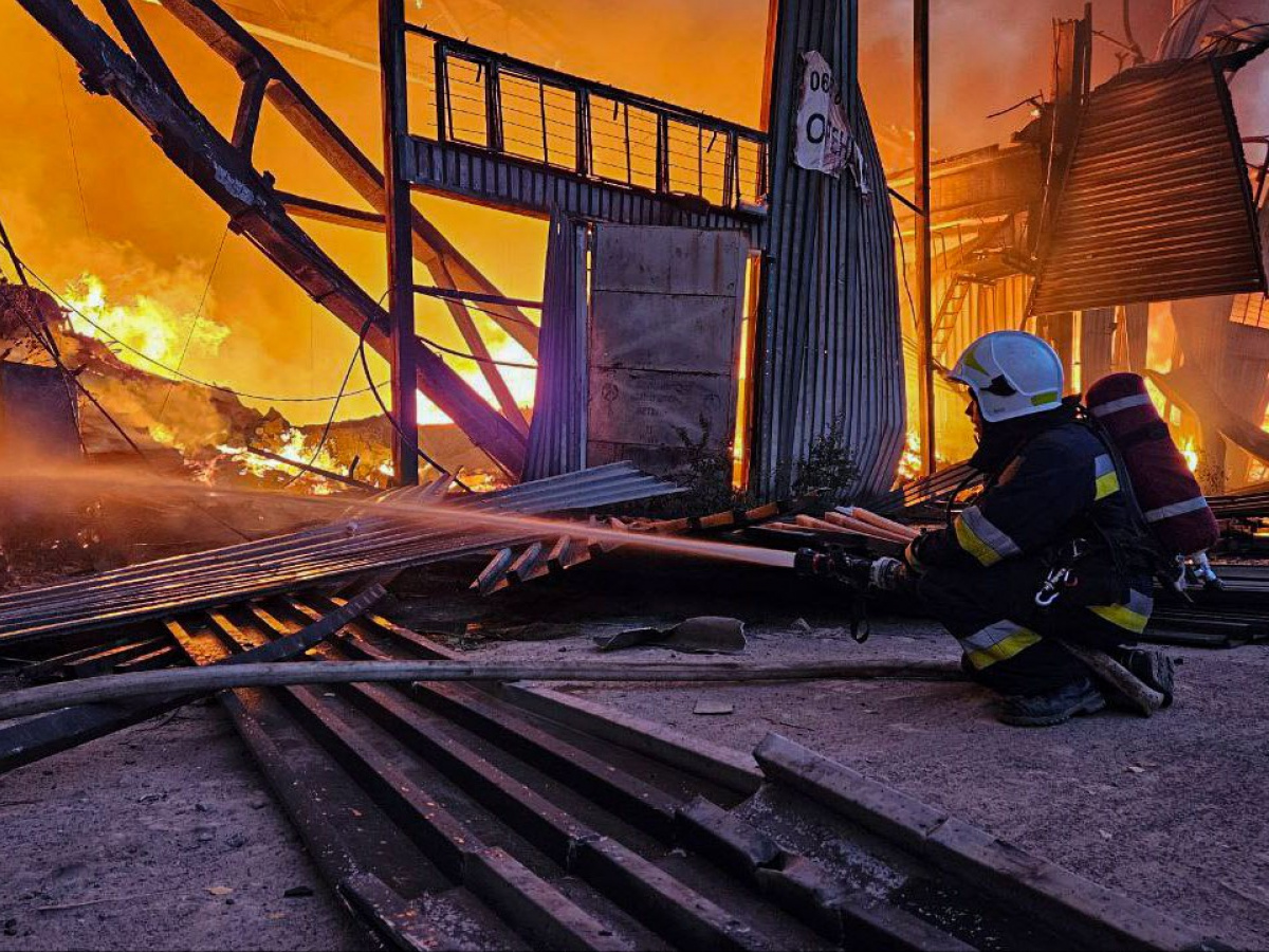 Последствия атаки во Львове Фото: ГСЧС