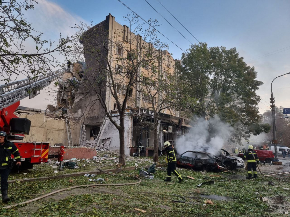 Разрушенный отель в Черкассах. Фото: ГСЧС