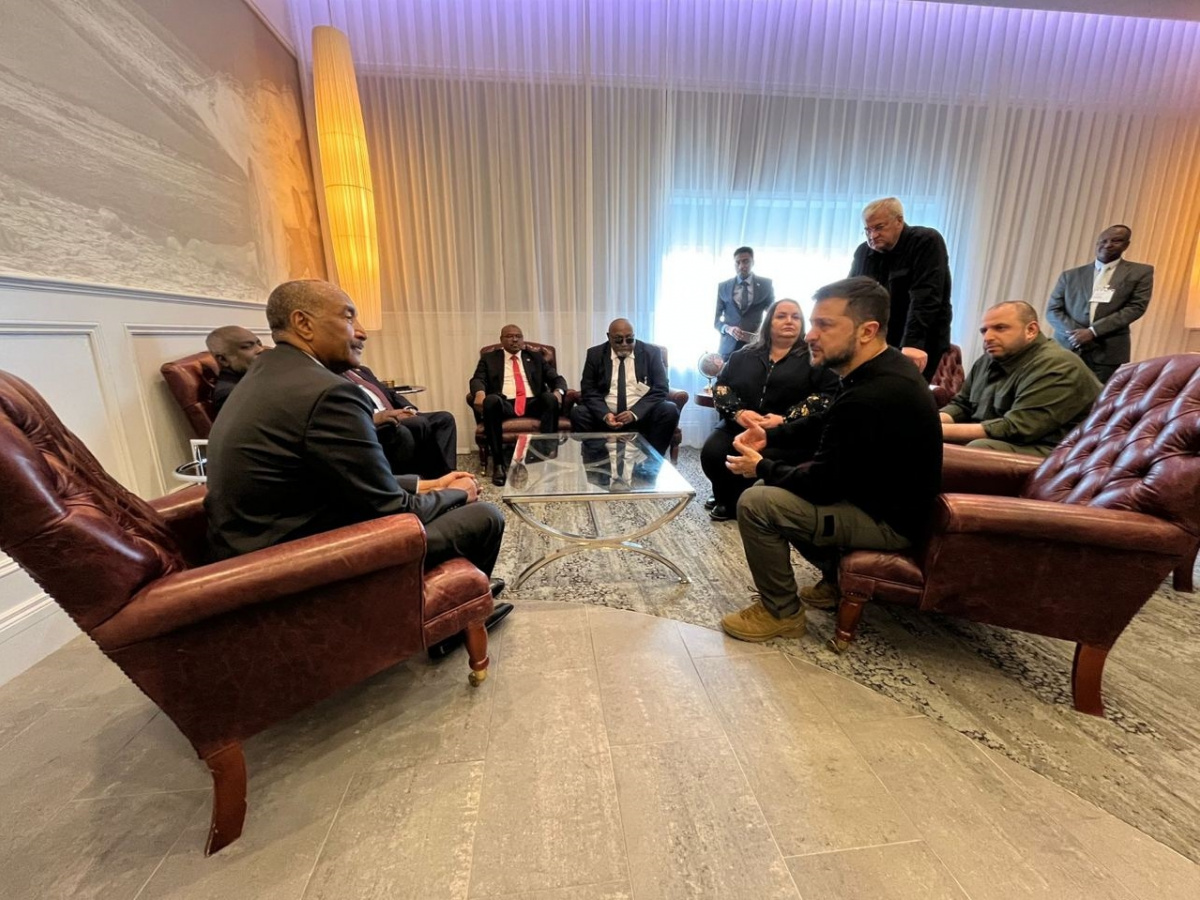 Президент Украины встретился с лидером Судана в аэропорту Шэннон. Фото: 