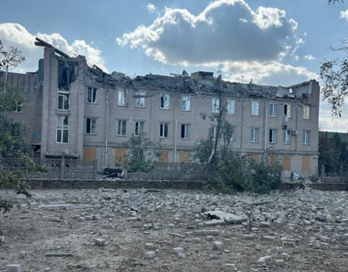 Российские оккупанты ударили по медицинскому учреждению в Бериславе. Фото: Telegram