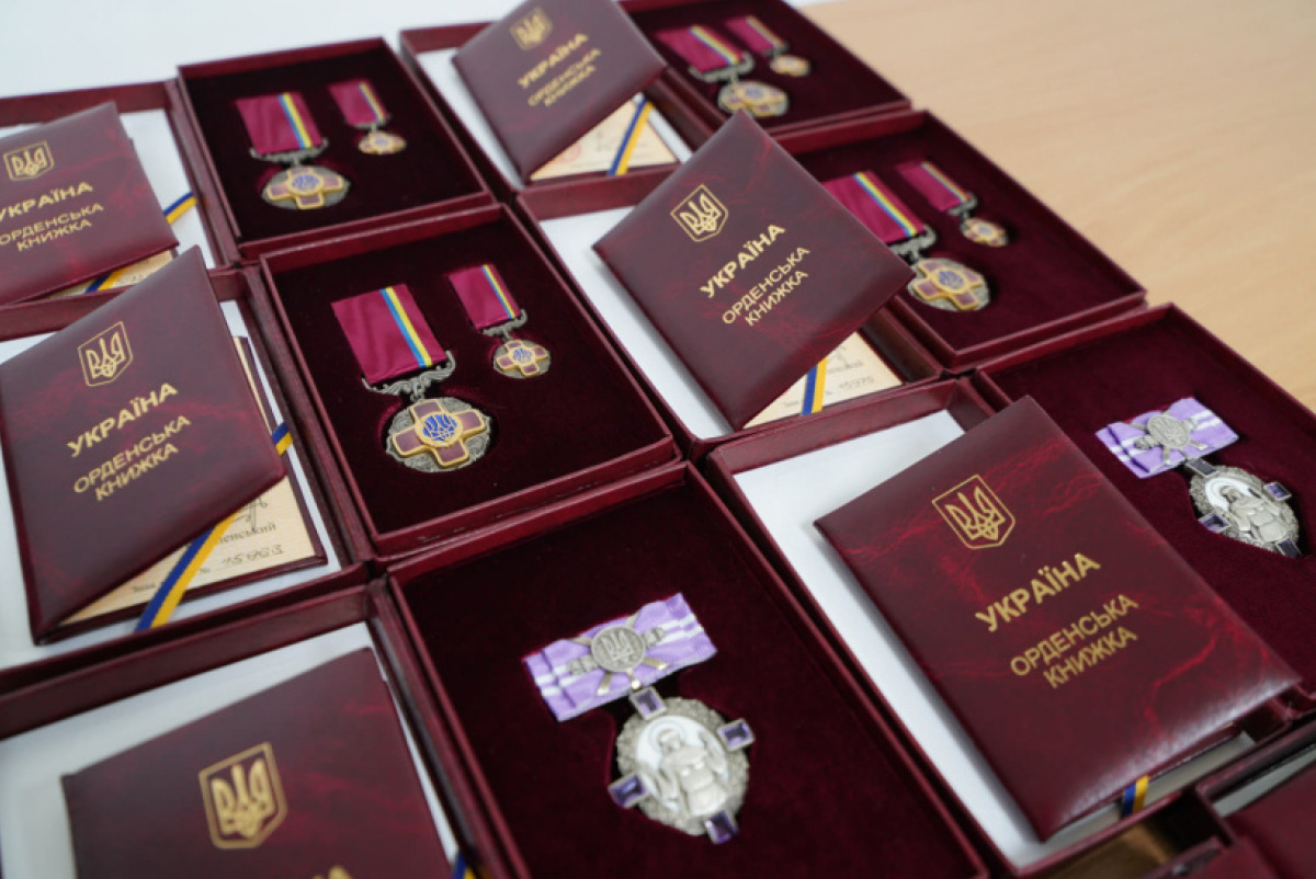 Державні нагороди здобули 15 мешканців Донецької області. Фото: Донецька ОВА