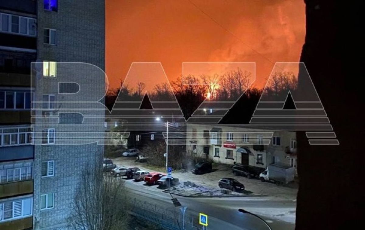 У Росії повідомляють про чергову атаку на пороховий завод. Фото: Baza