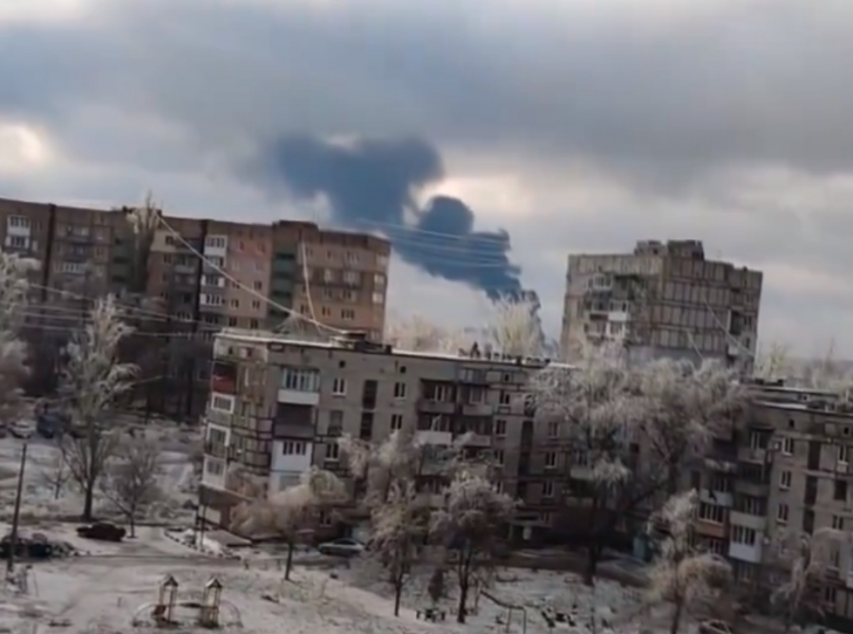 В Донецке горит цистерна с ГСМ. Фото: Кадр из видео