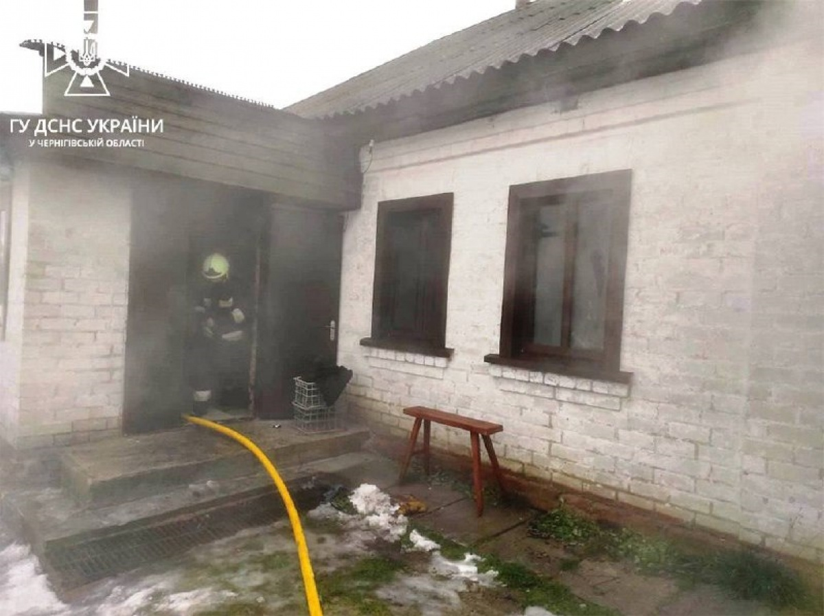 Пожежа у житловому будинку у селі Гмирянка. Фото: ДСНС України