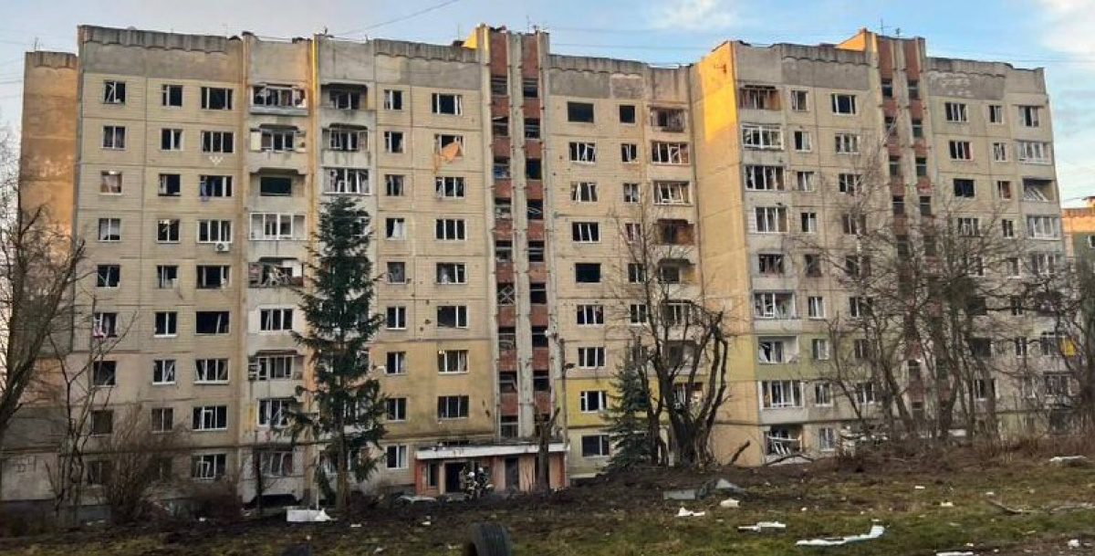 Во Львове взрывной волной поврежден жилой дом. Фото: Андрей Садовый