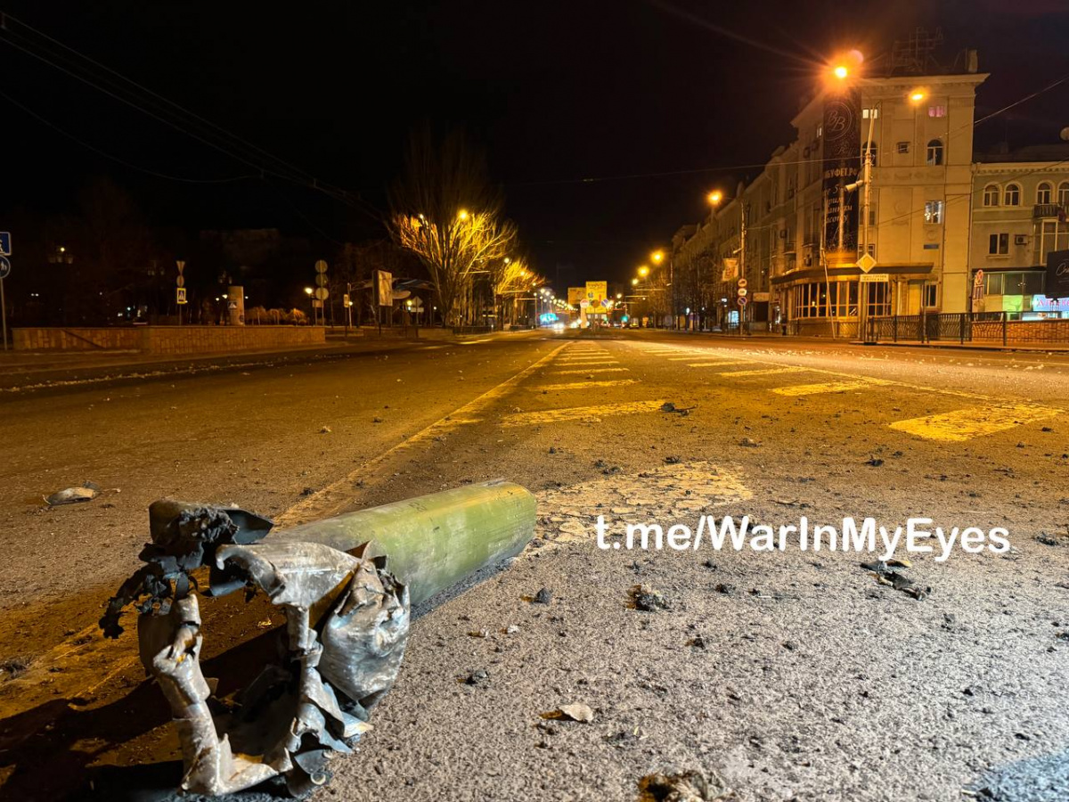 Последствия обстрела в центре Донецка. Фото: соцсети