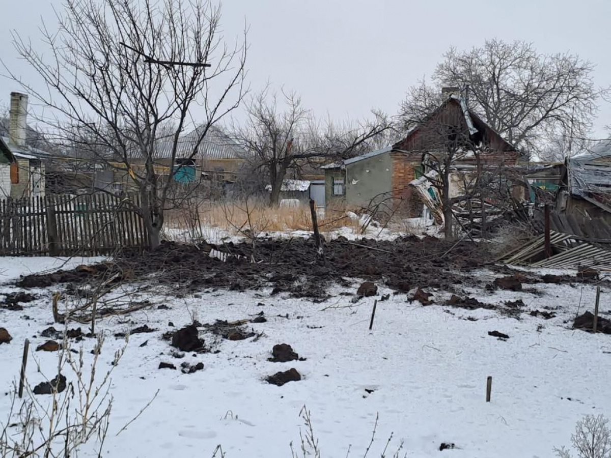 На Донеччині через російський обстріл за минулу добу зруйновано багато будинків. Фото: Донецька ОВА